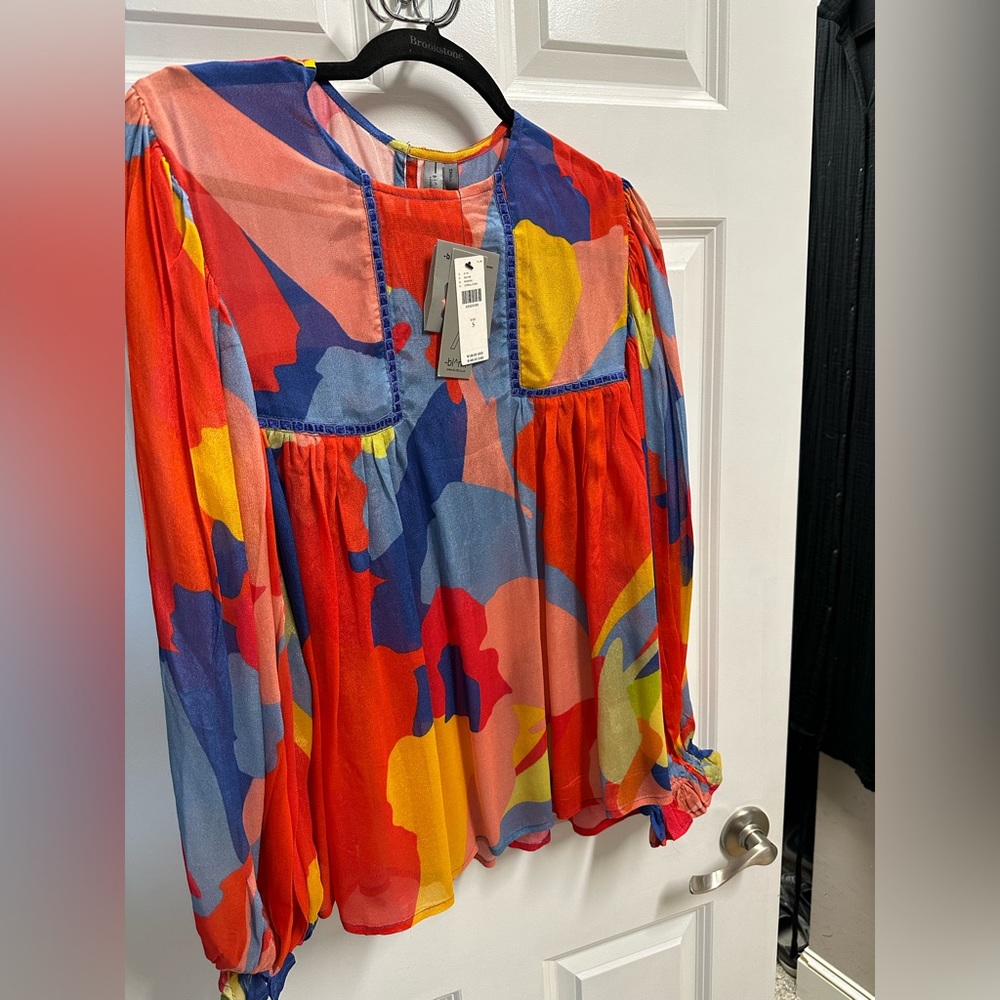 Bi-nk Size small top- NWT. By Anthropologie